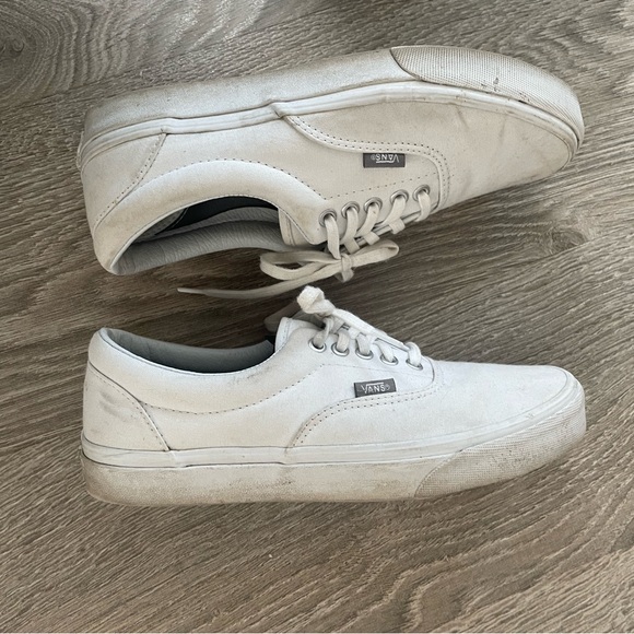 Vans white sneakers mens US size 8 - Picture 2 of 3